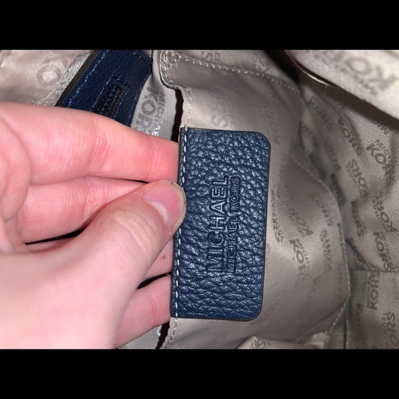Navy Michael Khors Purse - Picture 6 of 8